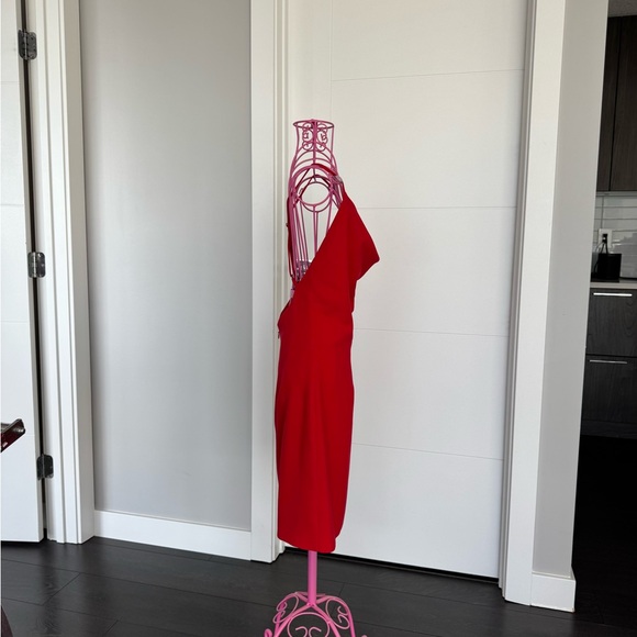 Chic Backless Red Dress - Picture 2 of 5